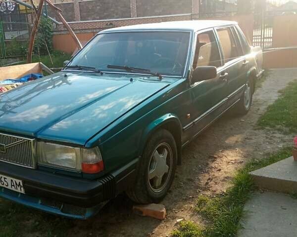 Синий Вольво 740, объемом двигателя 2.4 л и пробегом 675 тыс. км за 1000 $, фото 1 на Automoto.ua