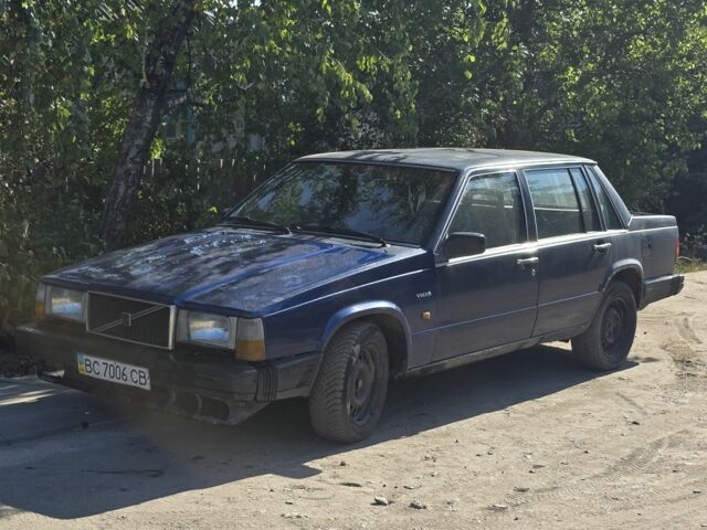 Синий Вольво 740, объемом двигателя 2 л и пробегом 777 тыс. км за 1701 $, фото 1 на Automoto.ua