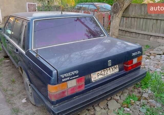 Синій Вольво 740, об'ємом двигуна 2.3 л та пробігом 300 тис. км за 900 $, фото 1 на Automoto.ua