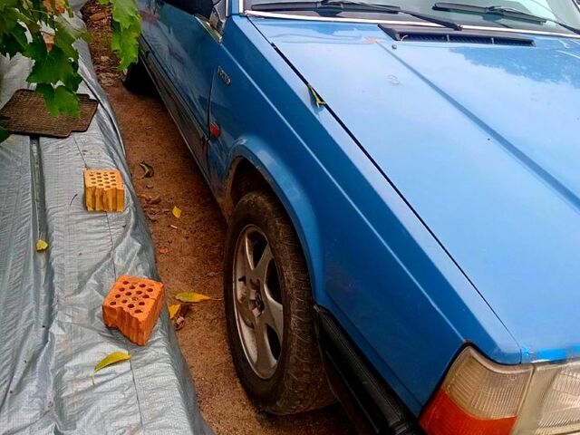 Синий Вольво 740, объемом двигателя 2 л и пробегом 300 тыс. км за 800 $, фото 1 на Automoto.ua