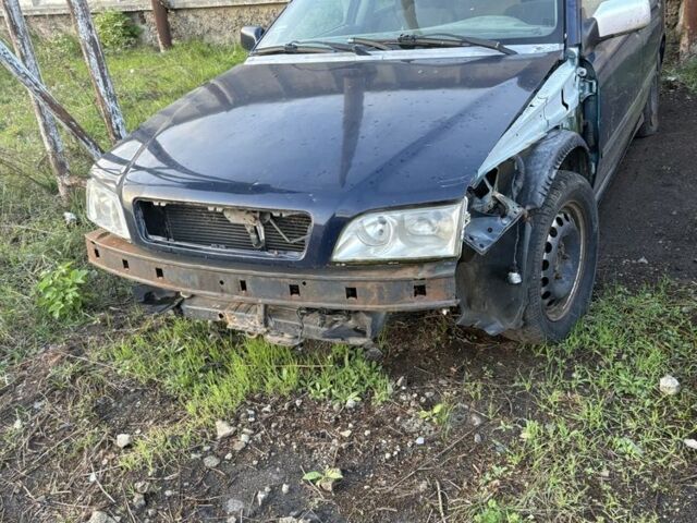 Синий Вольво 740, объемом двигателя 2 л и пробегом 500 тыс. км за 202 $, фото 1 на Automoto.ua