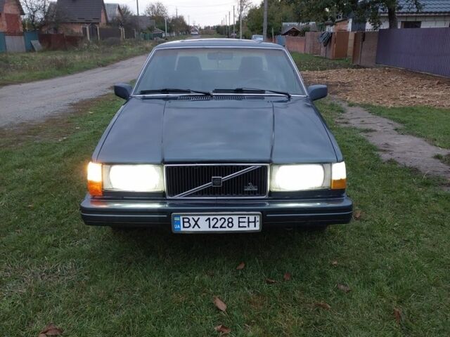 Зеленый Вольво 740, объемом двигателя 2.3 л и пробегом 318 тыс. км за 1200 $, фото 1 на Automoto.ua