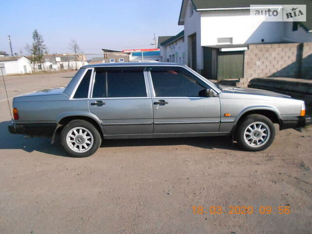 Серый Вольво 760, объемом двигателя 2.4 л и пробегом 500 тыс. км за 3500 $, фото 1 на Automoto.ua