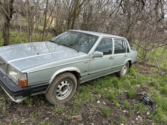 Серый Вольво 760, объемом двигателя 0 л и пробегом 300 тыс. км за 507 $, фото 1 на Automoto.ua