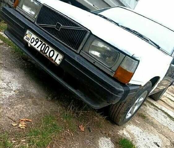 Серый Вольво 760, объемом двигателя 2 л и пробегом 300 тыс. км за 650 $, фото 1 на Automoto.ua