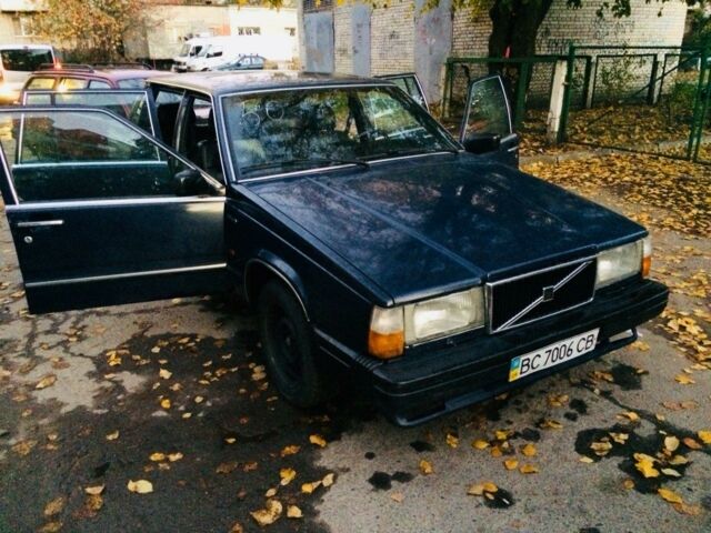 Синій Вольво 760, об'ємом двигуна 2.3 л та пробігом 100 тис. км за 1300 $, фото 1 на Automoto.ua