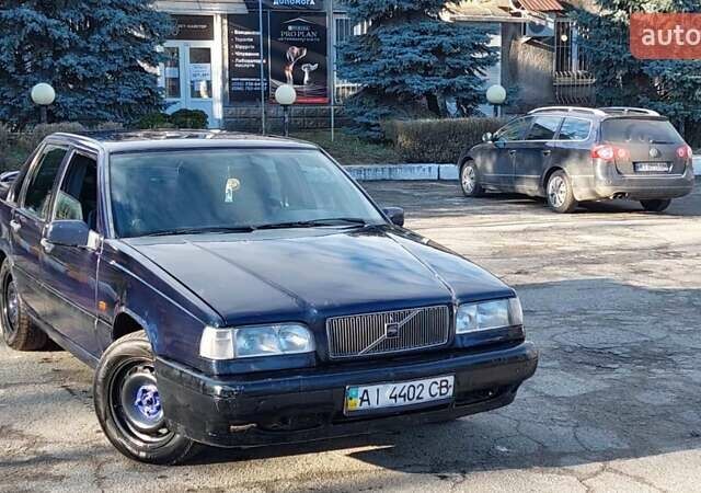 Синий Вольво 850, объемом двигателя 2.5 л и пробегом 450 тыс. км за 2500 $, фото 1 на Automoto.ua