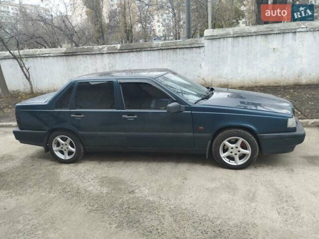Зеленый Вольво 850, объемом двигателя 2.44 л и пробегом 445 тыс. км за 3999 $, фото 1 на Automoto.ua