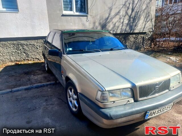 Зелений Вольво 850, об'ємом двигуна 2.4 л та пробігом 250 тис. км за 1500 $, фото 1 на Automoto.ua
