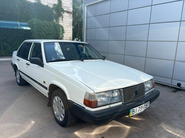 Білий Вольво 940, об'ємом двигуна 2 л та пробігом 200 тис. км за 1450 $, фото 1 на Automoto.ua