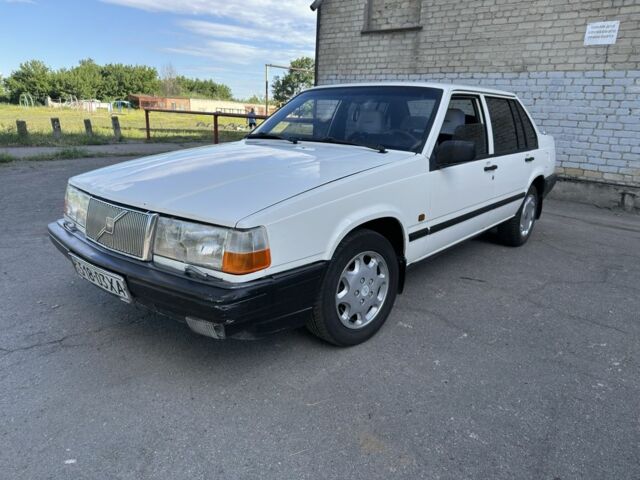 Белый Вольво 940, объемом двигателя 2.3 л и пробегом 400 тыс. км за 2550 $, фото 1 на Automoto.ua