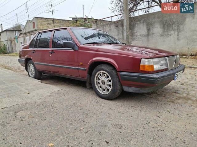 Красный Вольво 940, объемом двигателя 2.38 л и пробегом 300 тыс. км за 3300 $, фото 1 на Automoto.ua