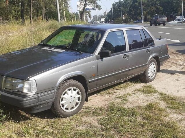 Серый Вольво 940, объемом двигателя 2 л и пробегом 200 тыс. км за 1494 $, фото 1 на Automoto.ua