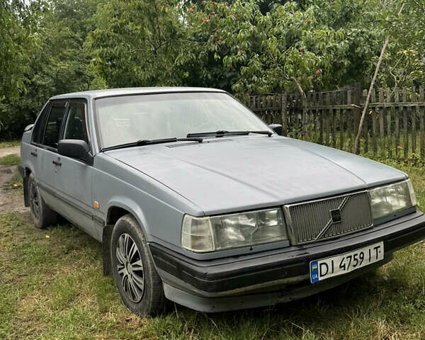 Серый Вольво 940, объемом двигателя 2.3 л и пробегом 300 тыс. км за 1300 $, фото 1 на Automoto.ua