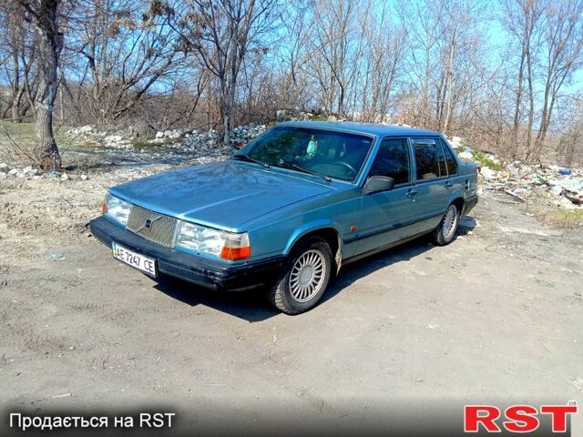 Синий Вольво 940, объемом двигателя 2.3 л и пробегом 500 тыс. км за 1500 $, фото 1 на Automoto.ua