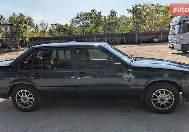 Зеленый Вольво 940, объемом двигателя 2.3 л и пробегом 260 тыс. км за 3300 $, фото 1 на Automoto.ua