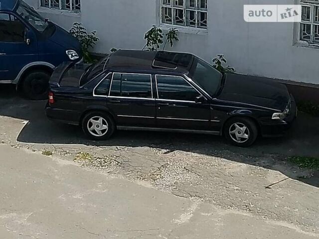 Черный Вольво 960, объемом двигателя 2.5 л и пробегом 377 тыс. км за 2150 $, фото 1 на Automoto.ua
