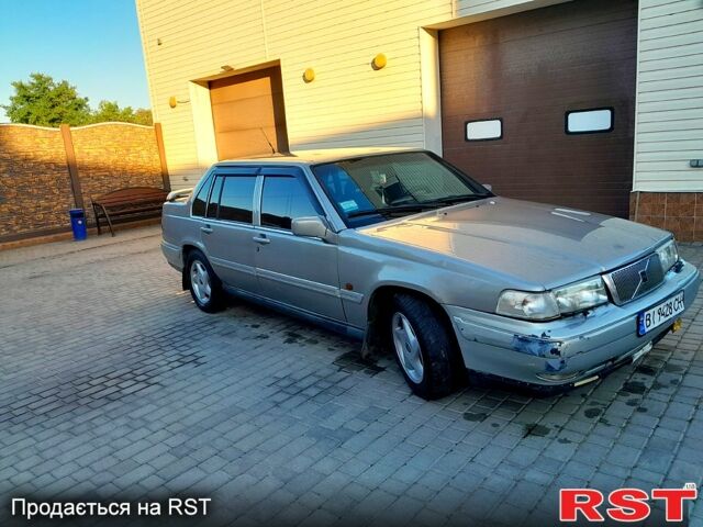 Серый Вольво 960, объемом двигателя 2.9 л и пробегом 244 тыс. км за 2900 $, фото 1 на Automoto.ua