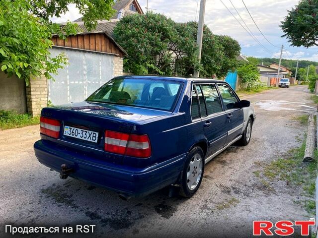 Синий Вольво 960, объемом двигателя 3 л и пробегом 300 тыс. км за 2100 $, фото 1 на Automoto.ua