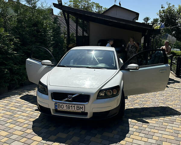 Білий Вольво C30, об'ємом двигуна 1.8 л та пробігом 177 тис. км за 6500 $, фото 1 на Automoto.ua