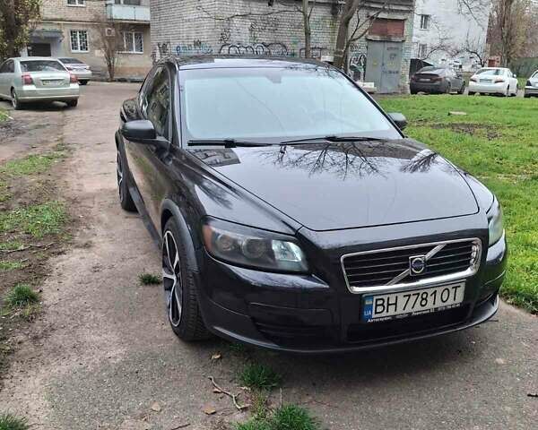Черный Вольво Ц30, объемом двигателя 1.6 л и пробегом 286 тыс. км за 5200 $, фото 1 на Automoto.ua