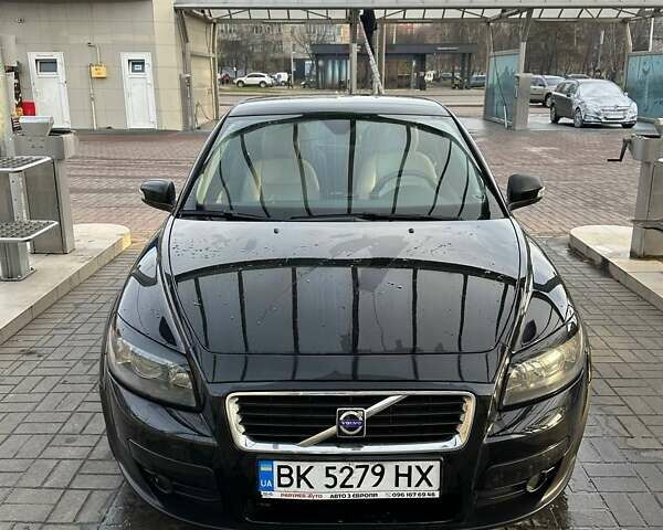 Черный Вольво Ц30, объемом двигателя 1.6 л и пробегом 258 тыс. км за 6500 $, фото 1 на Automoto.ua