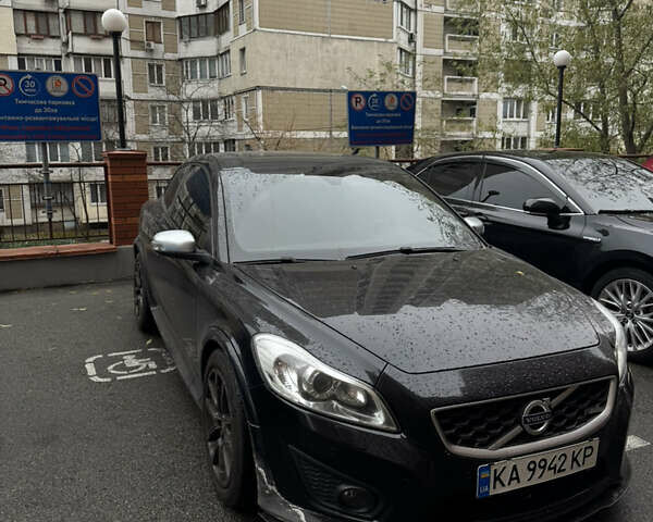 Черный Вольво Ц30, объемом двигателя 2.5 л и пробегом 240 тыс. км за 7700 $, фото 1 на Automoto.ua