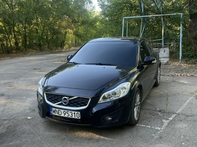 Черный Вольво Ц30, объемом двигателя 1.6 л и пробегом 220 тыс. км за 6005 $, фото 1 на Automoto.ua