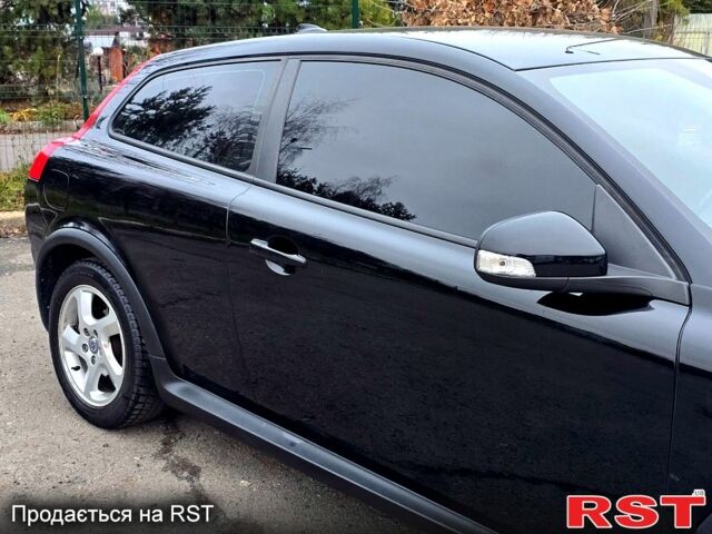 Черный Вольво Ц30, объемом двигателя 1.6 л и пробегом 24500 тыс. км за 6799 $, фото 1 на Automoto.ua