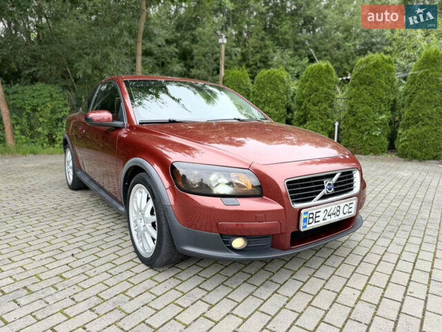 Красный Вольво Ц30, объемом двигателя 1.8 л и пробегом 190 тыс. км за 6500 $, фото 1 на Automoto.ua