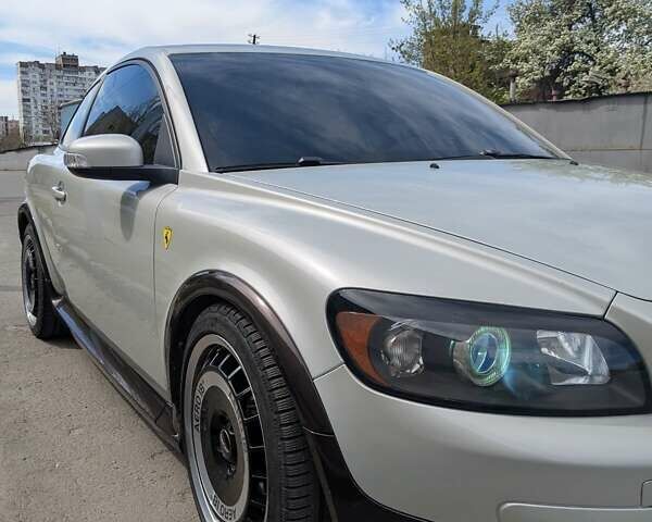 Сірий Вольво C30, об'ємом двигуна 2 л та пробігом 268 тис. км за 5500 $, фото 1 на Automoto.ua