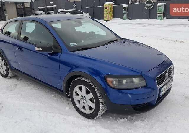 Синий Вольво Ц30, объемом двигателя 1.56 л и пробегом 172 тыс. км за 6200 $, фото 1 на Automoto.ua