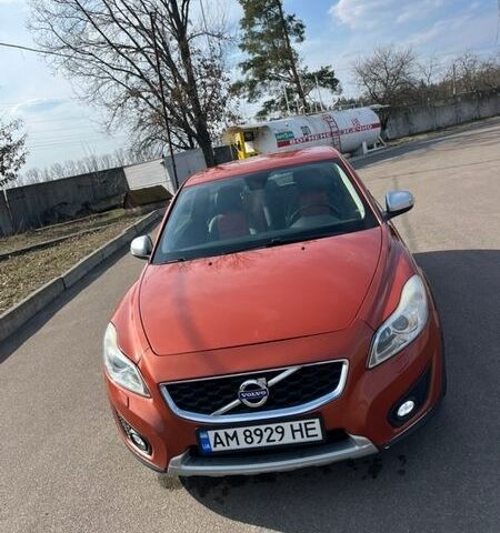 Оранжевый Вольво Ц30, объемом двигателя 2 л и пробегом 192 тыс. км за 7000 $, фото 1 на Automoto.ua