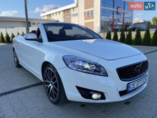 Белый Вольво Ц70, объемом двигателя 2.5 л и пробегом 265 тыс. км за 9600 $, фото 1 на Automoto.ua