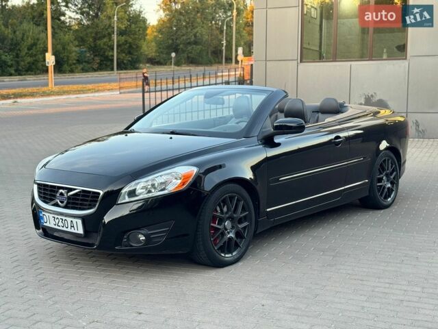 Чорний Вольво C70, об'ємом двигуна 2.5 л та пробігом 187 тис. км за 8950 $, фото 1 на Automoto.ua
