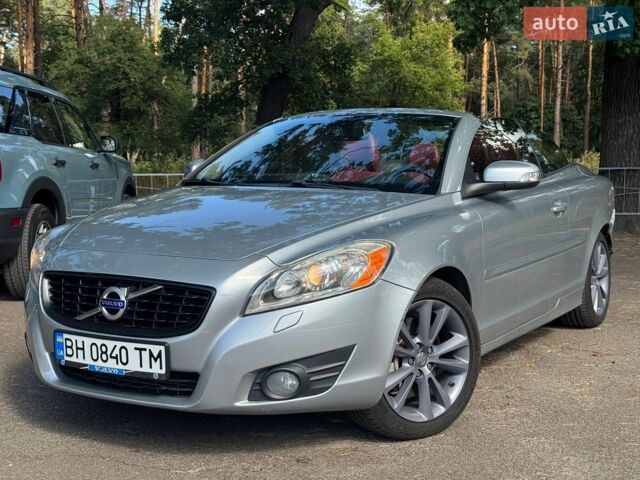 Сірий Вольво C70, об'ємом двигуна 2.52 л та пробігом 127 тис. км за 7999 $, фото 1 на Automoto.ua