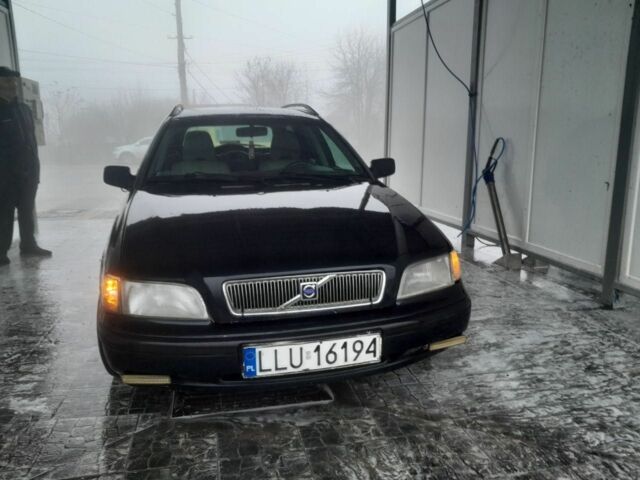 Черный Вольво Другая, объемом двигателя 0 л и пробегом 200 тыс. км за 1200 $, фото 1 на Automoto.ua