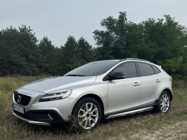 Серый Вольво Другая, объемом двигателя 2 л и пробегом 100 тыс. км за 17500 $, фото 1 на Automoto.ua