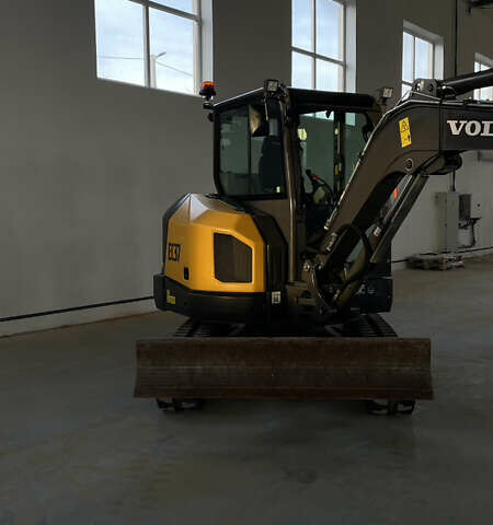 Серый Вольво EC 35, объемом двигателя 0 л и пробегом 0 тыс. км за 61475 $, фото 1 на Automoto.ua