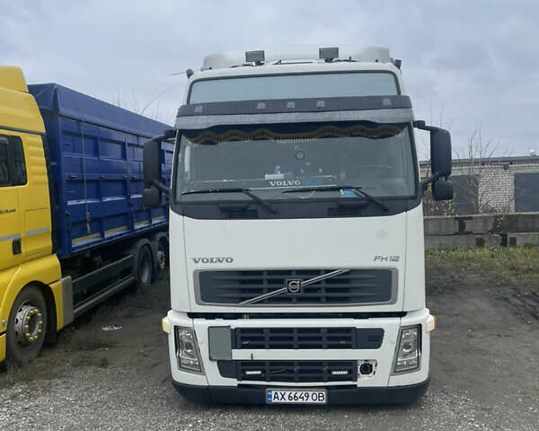 Белый Вольво FH 12, объемом двигателя 12.13 л и пробегом 1 тыс. км за 19999 $, фото 1 на Automoto.ua