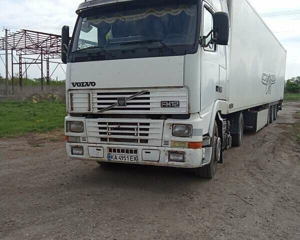 Белый Вольво FH 12, объемом двигателя 0 л и пробегом 1000 тыс. км за 12000 $, фото 1 на Automoto.ua