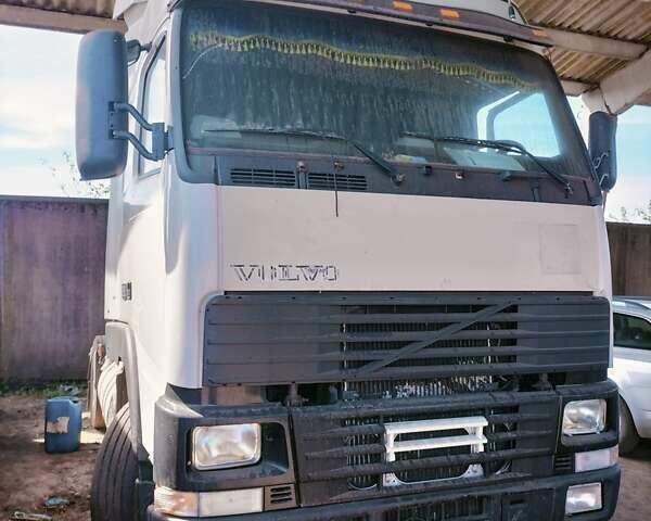Белый Вольво FH 12, объемом двигателя 0 л и пробегом 2 тыс. км за 4000 $, фото 1 на Automoto.ua