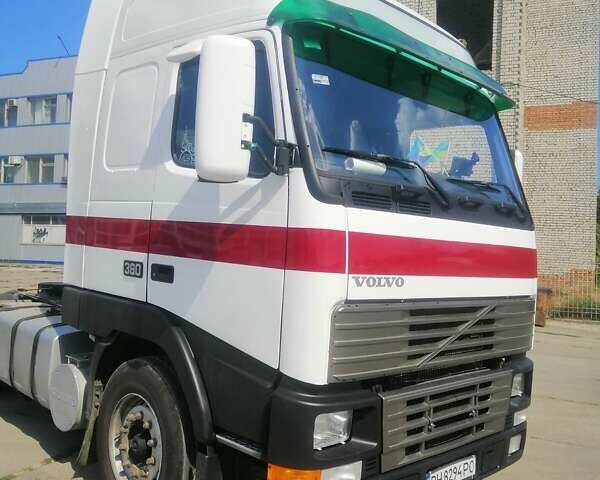 Белый Вольво FH 12, объемом двигателя 12.9 л и пробегом 3 тыс. км за 6250 $, фото 1 на Automoto.ua