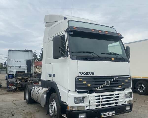 Белый Вольво FH 12, объемом двигателя 12 л и пробегом 999 тыс. км за 7500 $, фото 1 на Automoto.ua