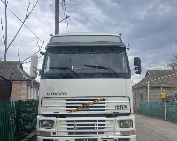 Білий Вольво FH 12, об'ємом двигуна 12.12 л та пробігом 564 тис. км за 13000 $, фото 1 на Automoto.ua