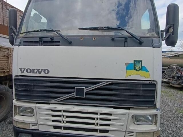 Белый Вольво FH 12, объемом двигателя 12.13 л и пробегом 1 тыс. км за 7500 $, фото 1 на Automoto.ua