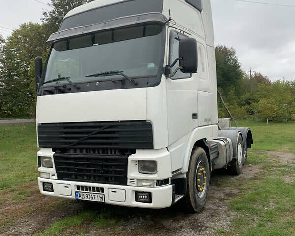 Вольво FH 12 2002 у Вінниці на Automoto.ua Білий Вольво FH 12, об'ємом двигуна 12.13 л та пробігом 1000 тис. км за 7500 $, фото 1 на Automoto.ua