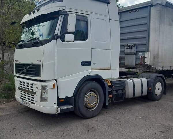 Белый Вольво FH 12, объемом двигателя 12.1 л и пробегом 2 тыс. км за 9500 $, фото 1 на Automoto.ua