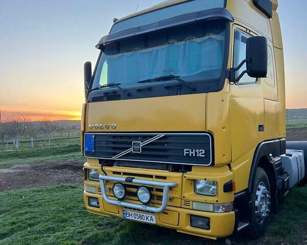 Желтый Вольво FH 12, объемом двигателя 12 л и пробегом 2 тыс. км за 7200 $, фото 1 на Automoto.ua
