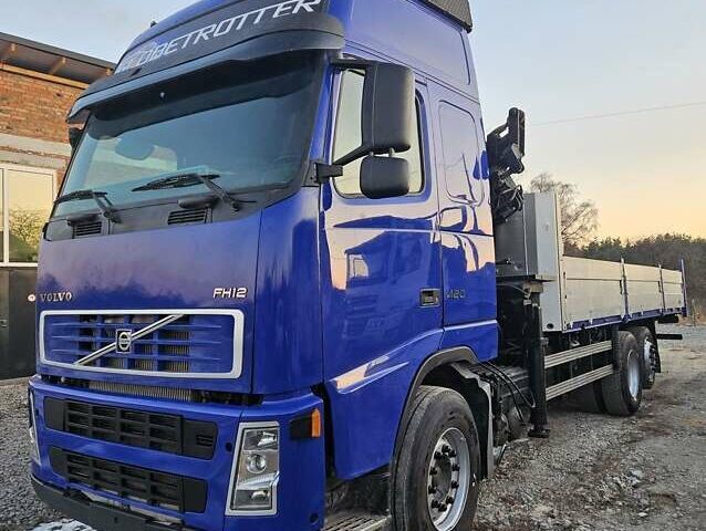 Синий Вольво FH 12, объемом двигателя 12 л и пробегом 140 тыс. км за 32500 $, фото 1 на Automoto.ua